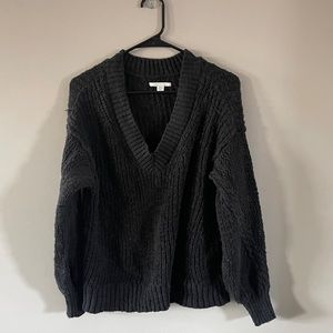 Knitted v-neck sweater